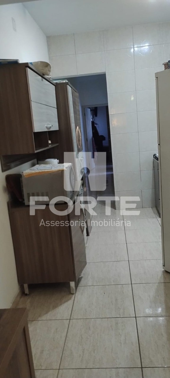 Casa à venda com 2 quartos, 170m² - Foto 4