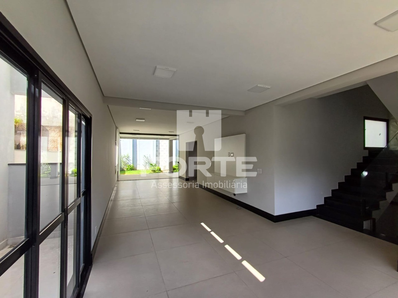 Casa à venda e aluguel com 3 quartos, 180m² - Foto 11