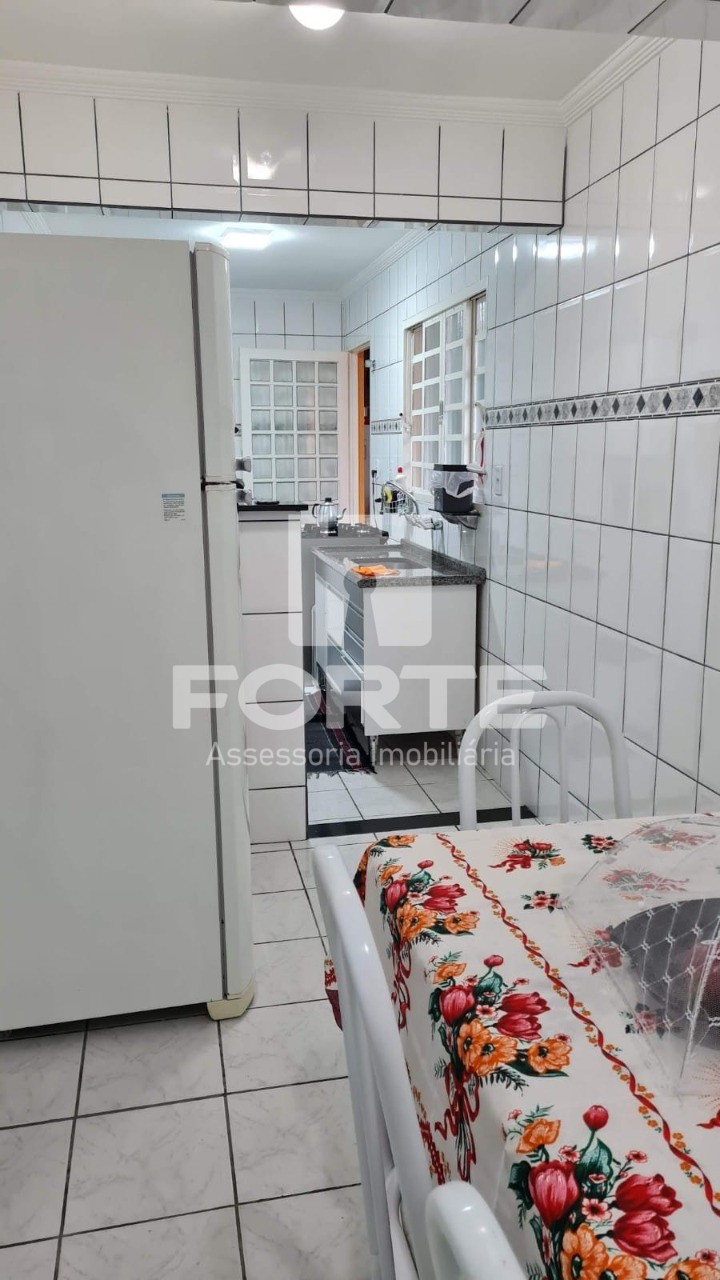 Casa à venda com 2 quartos, 190m² - Foto 12