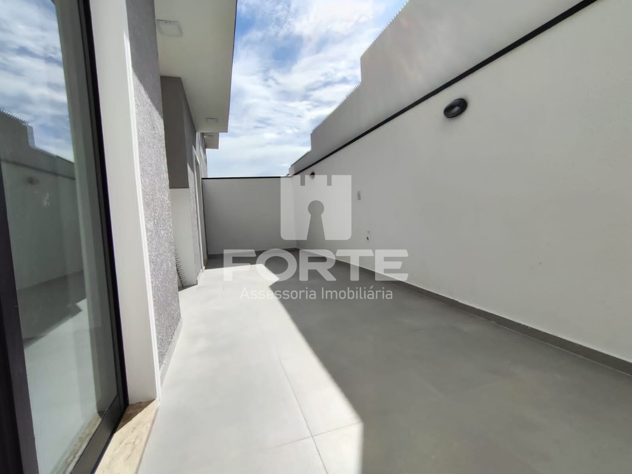 Casa à venda com 3 quartos, 150m² - Foto 3