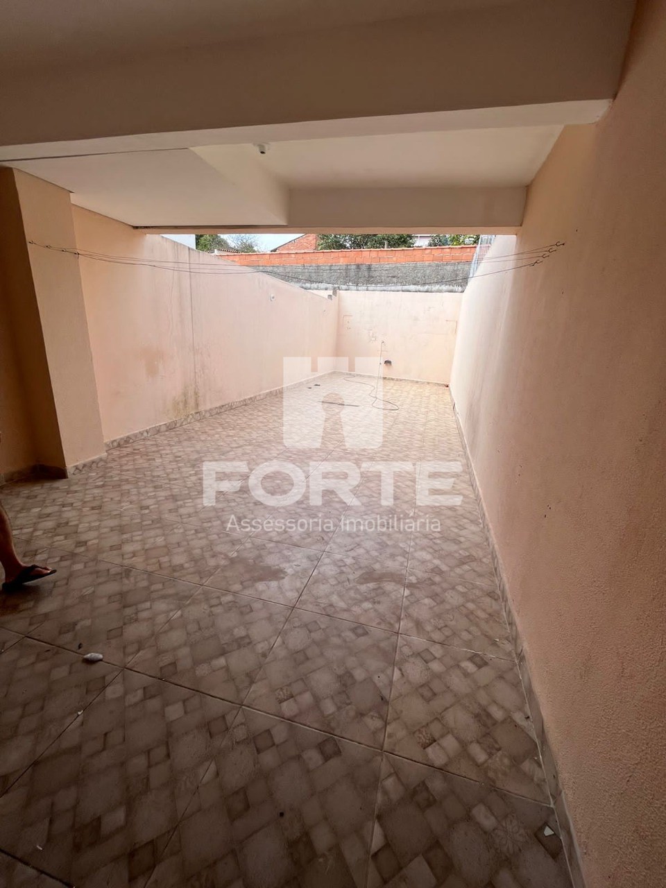 Casa para alugar com 3 quartos, 180m² - Foto 2