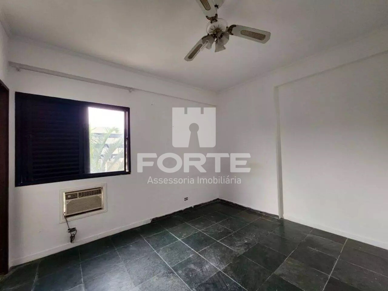 Apartamento à venda com 3 quartos, 156m² - Foto 9