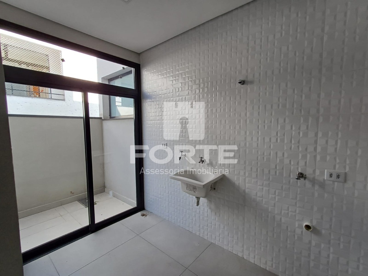 Casa à venda e aluguel com 3 quartos, 180m² - Foto 14