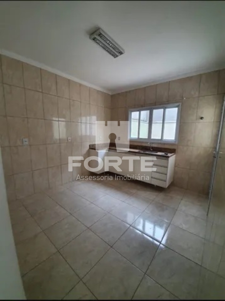 Casa à venda e aluguel com 3 quartos, 148m² - Foto 2