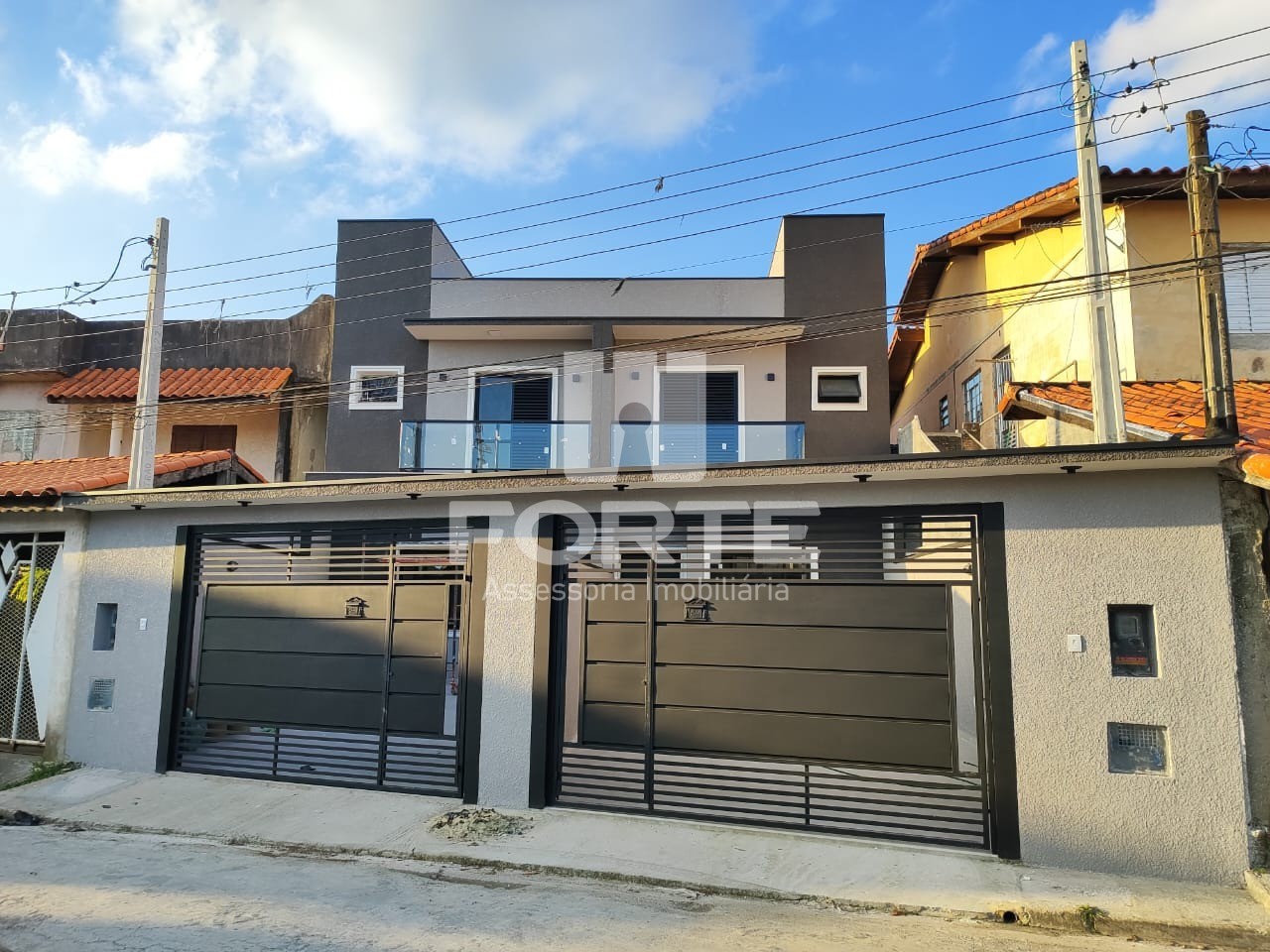 Casa à venda com 3 quartos, 150m² - Foto 1