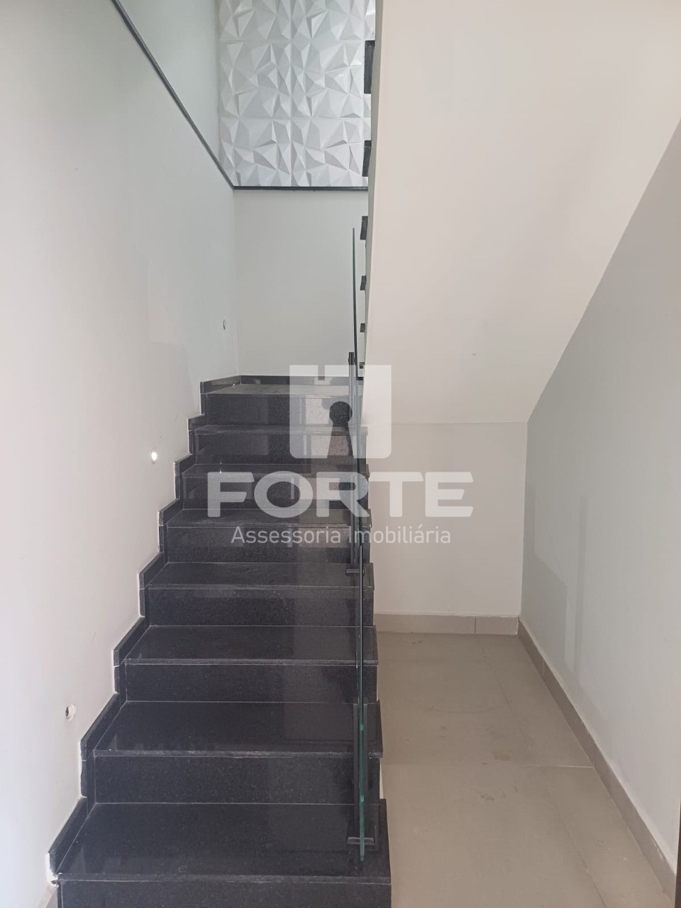 Casa à venda e aluguel com 3 quartos, 180m² - Foto 3