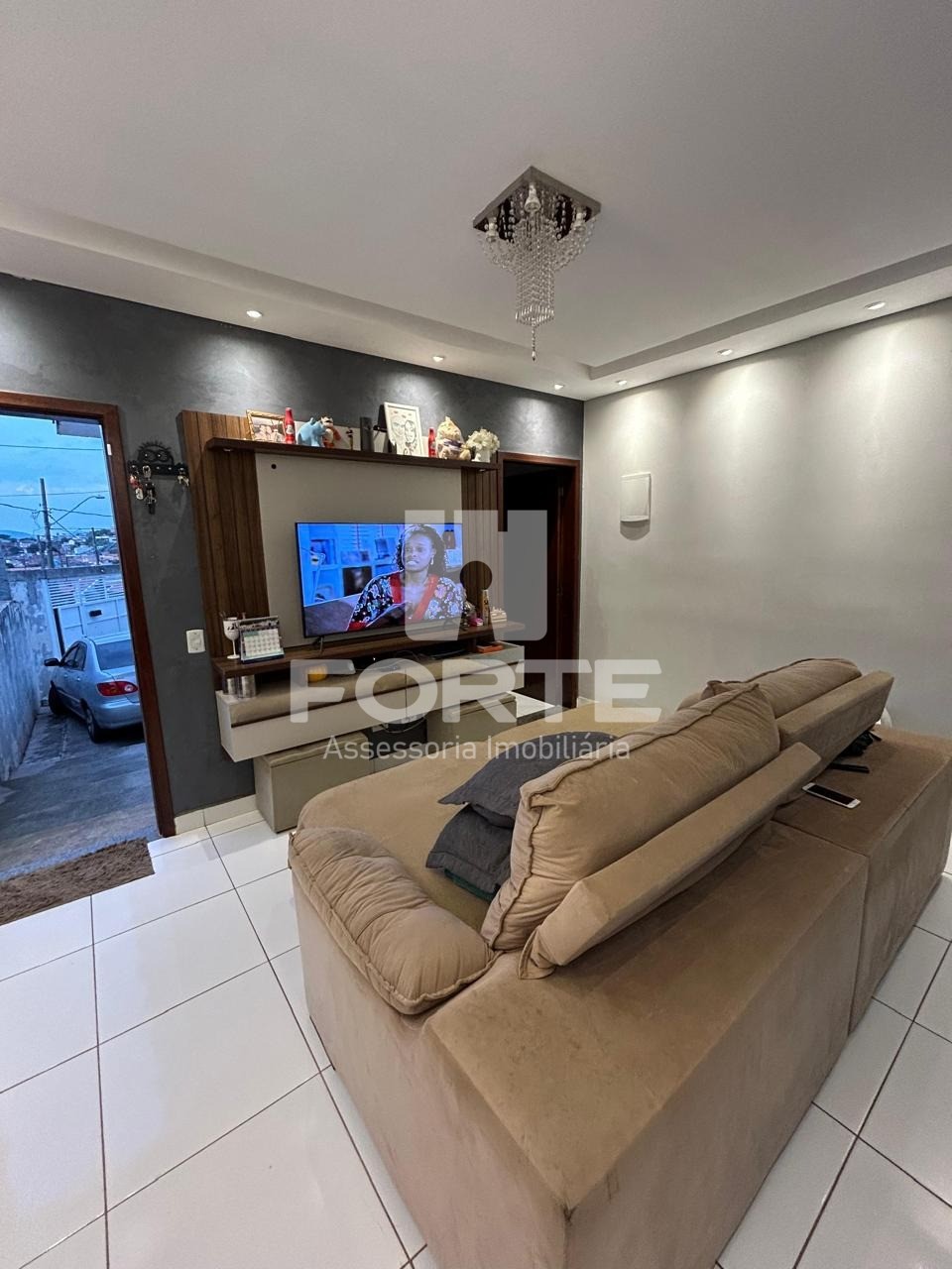 Casa à venda com 2 quartos, 65m² - Foto 1