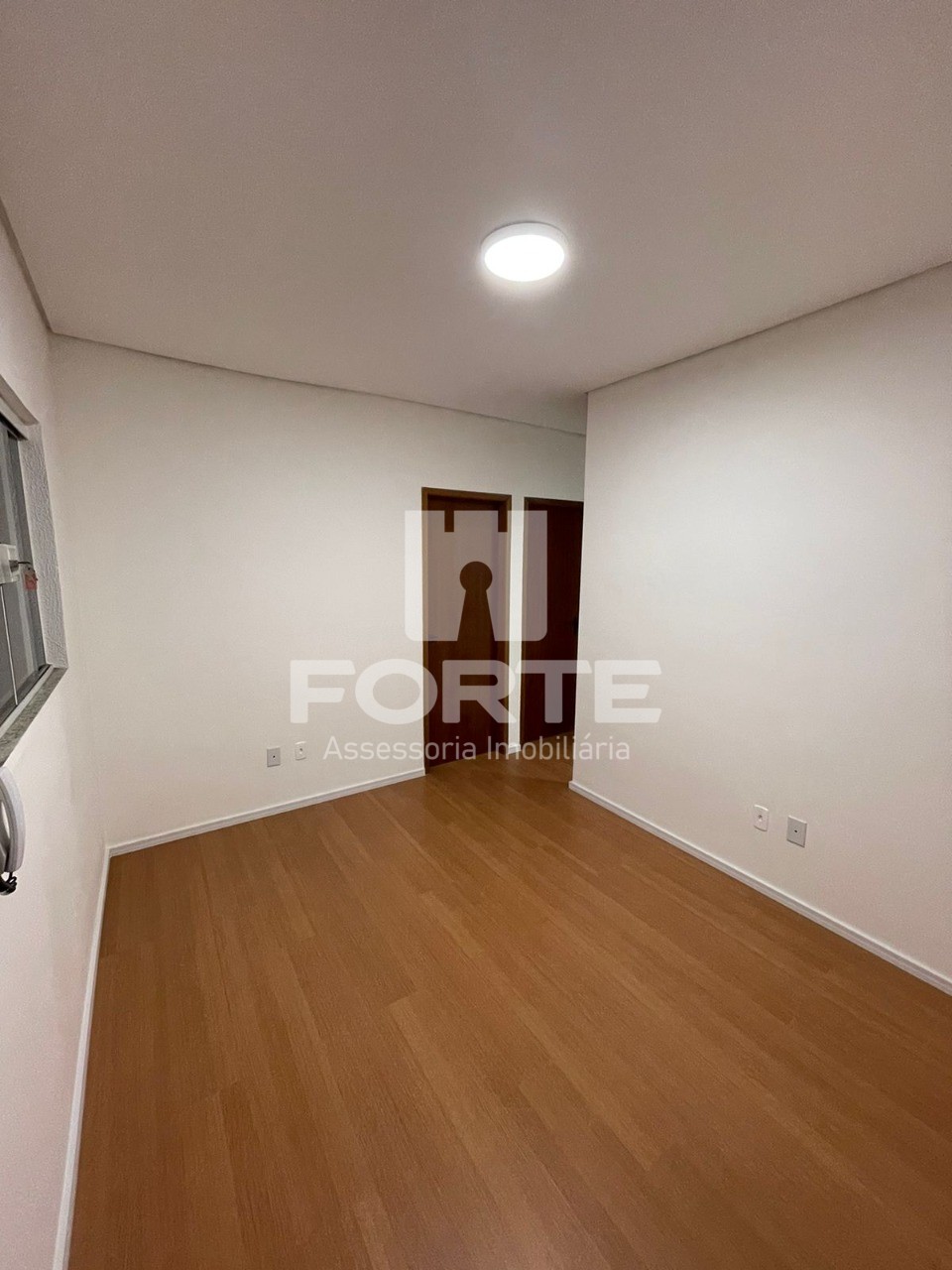 Casa à venda com 2 quartos, 60m² - Foto 5