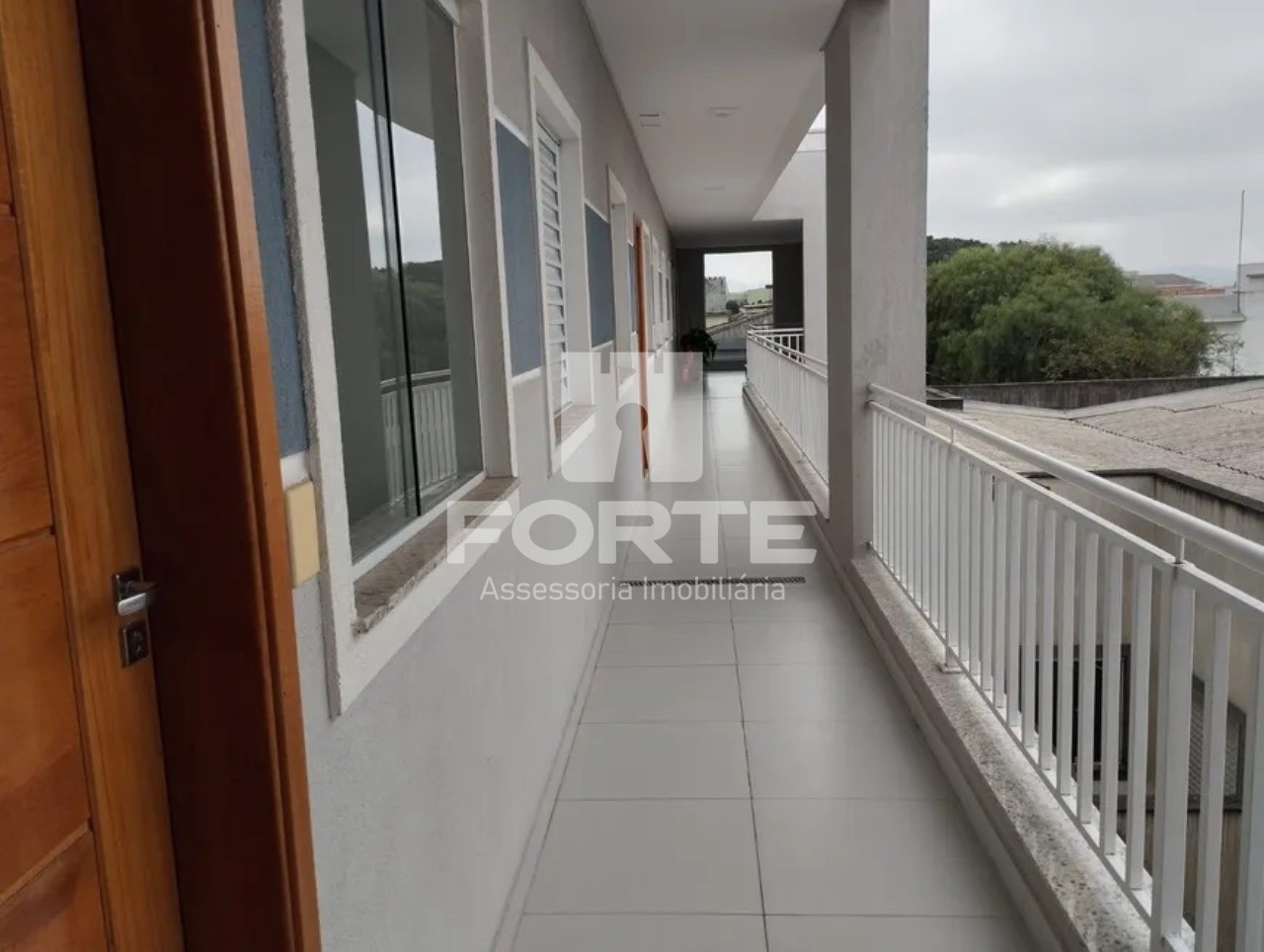 Apartamento à venda com 2 quartos, 42m² - Foto 2