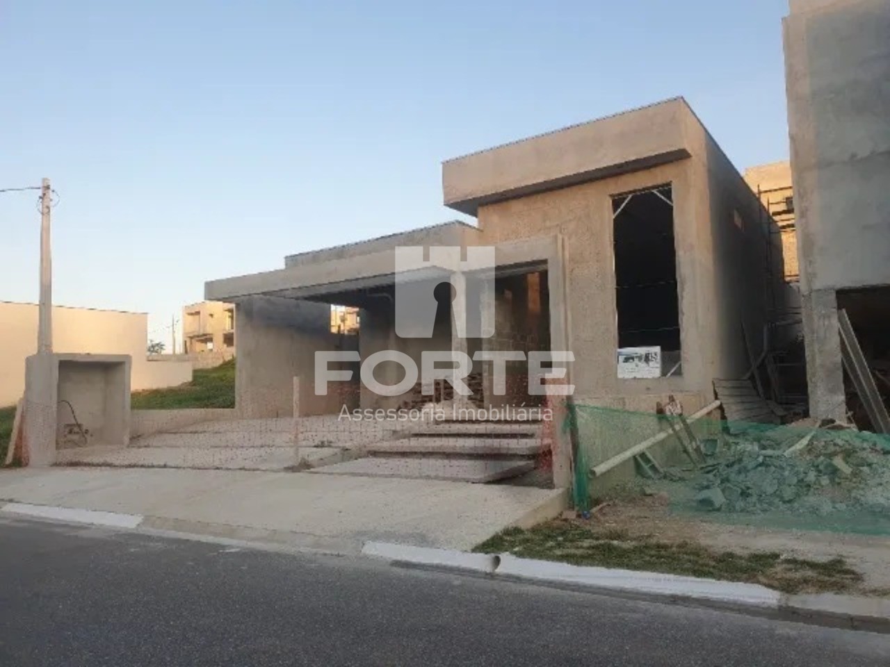 Casa à venda com 2 quartos, 160m² - Foto 1