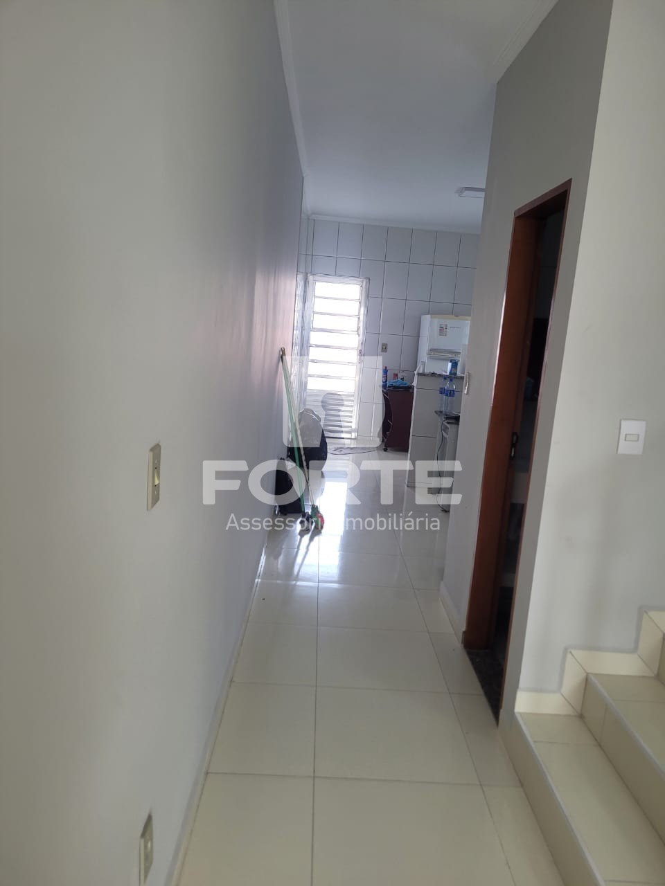 Casa à venda com 3 quartos, 120m² - Foto 3