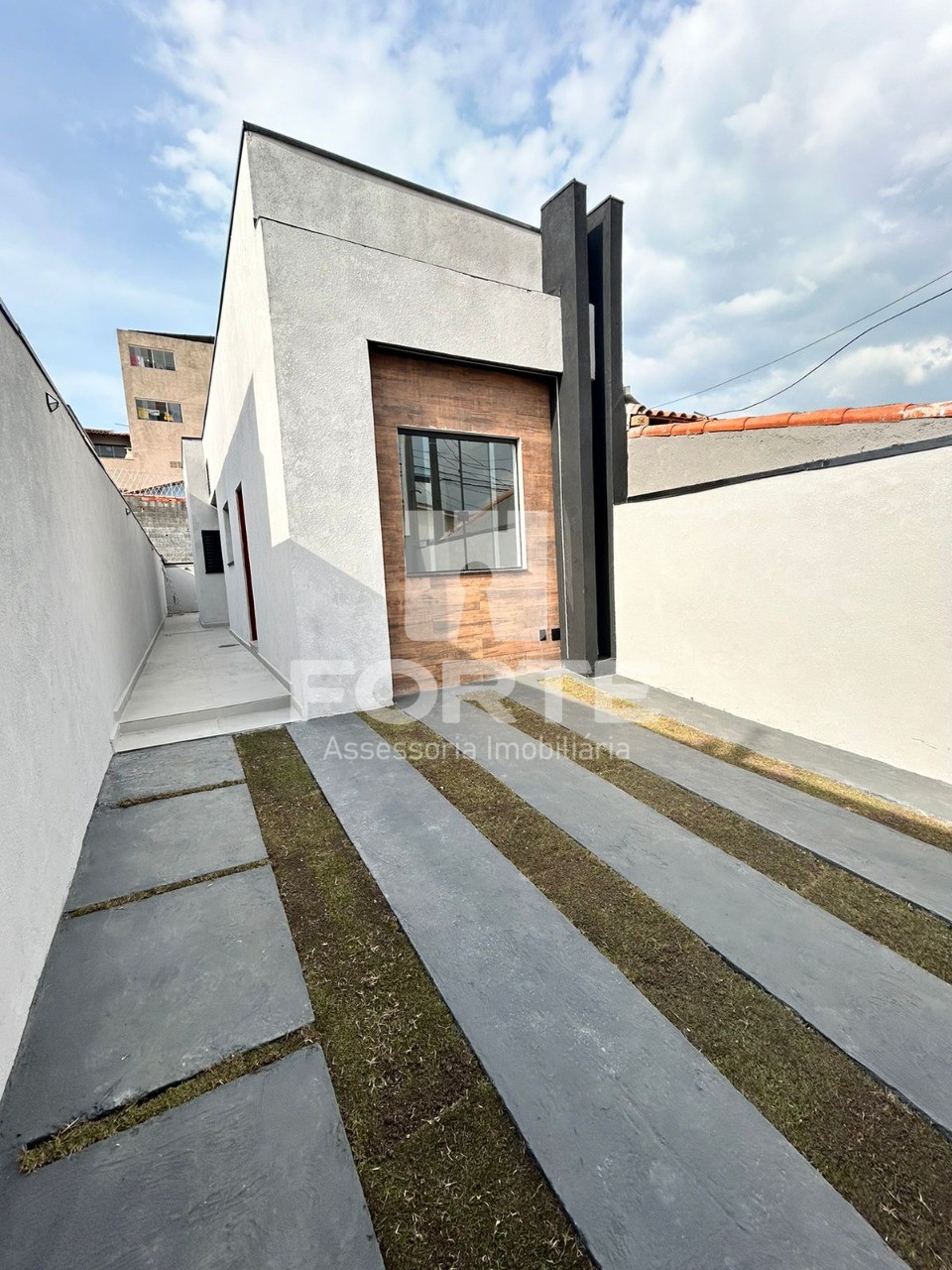 Casa à venda com 2 quartos, 65m² - Foto 1