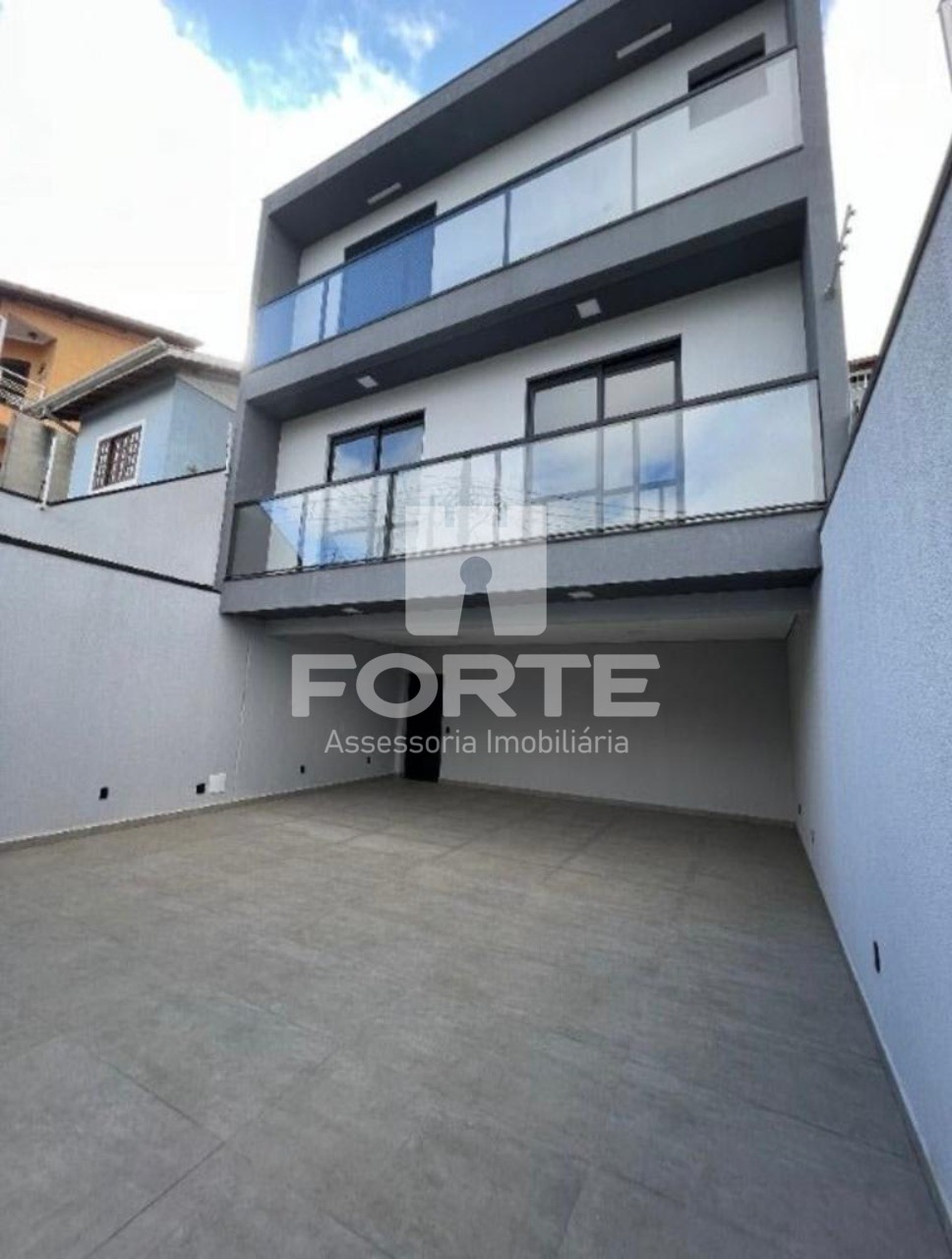 Casa à venda com 3 quartos, 250m² - Foto 1