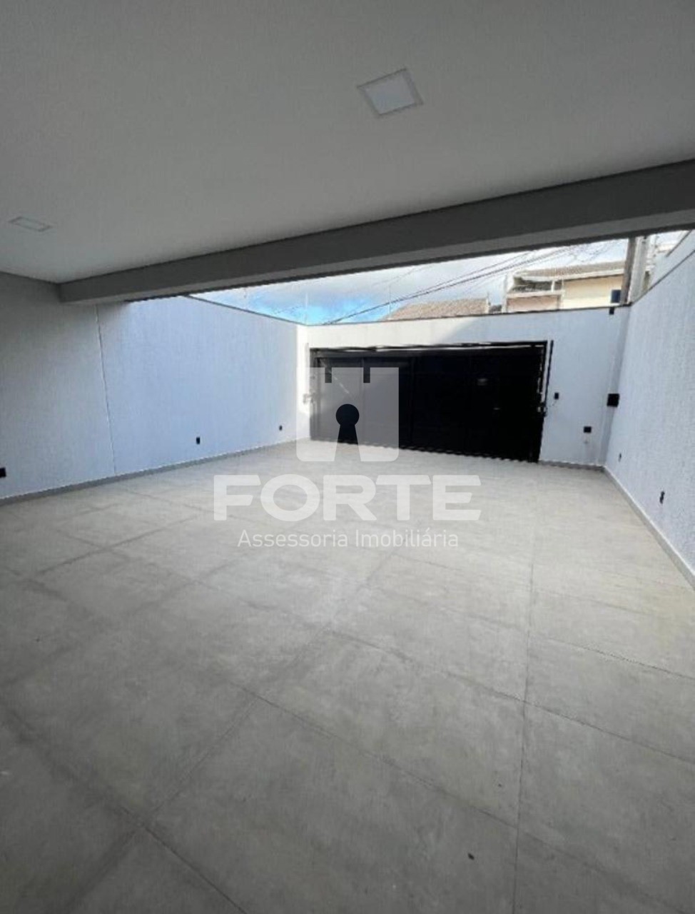 Casa à venda com 3 quartos, 250m² - Foto 2