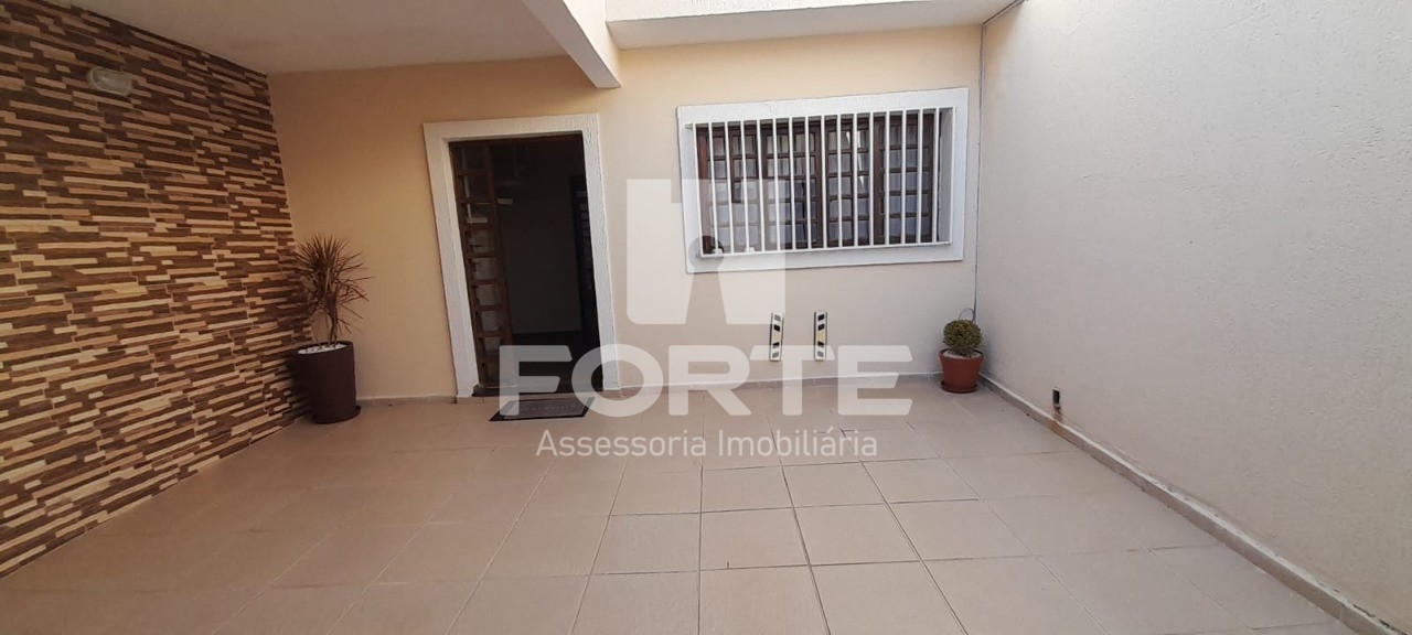 Casa à venda com 3 quartos, 168m² - Foto 2