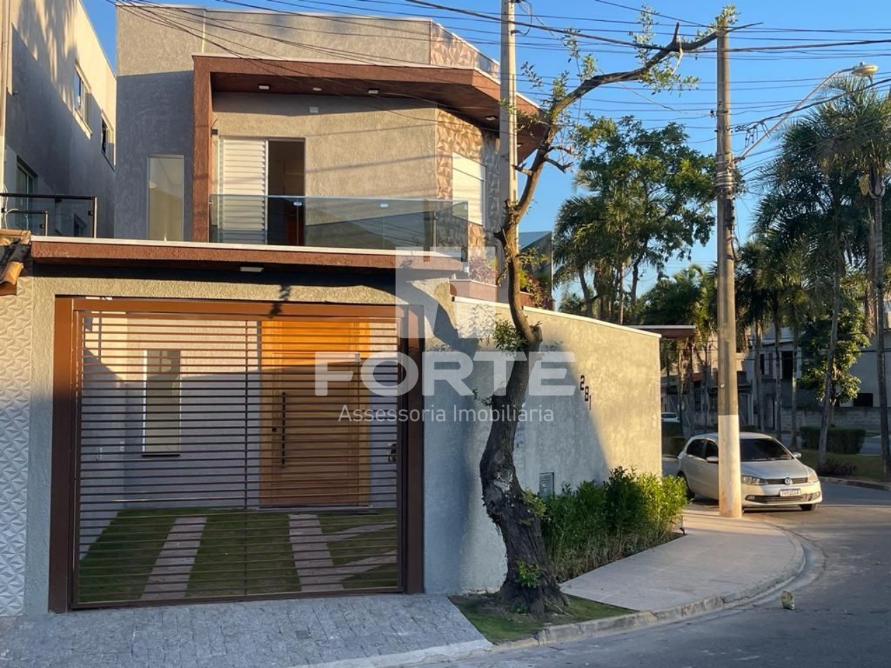 Casa à venda com 3 quartos, 176m² - Foto 1