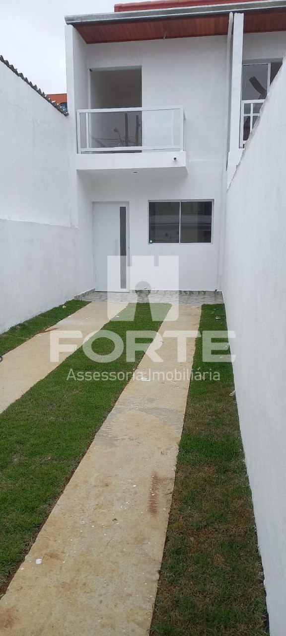 Casa à venda com 2 quartos, 136m² - Foto 1