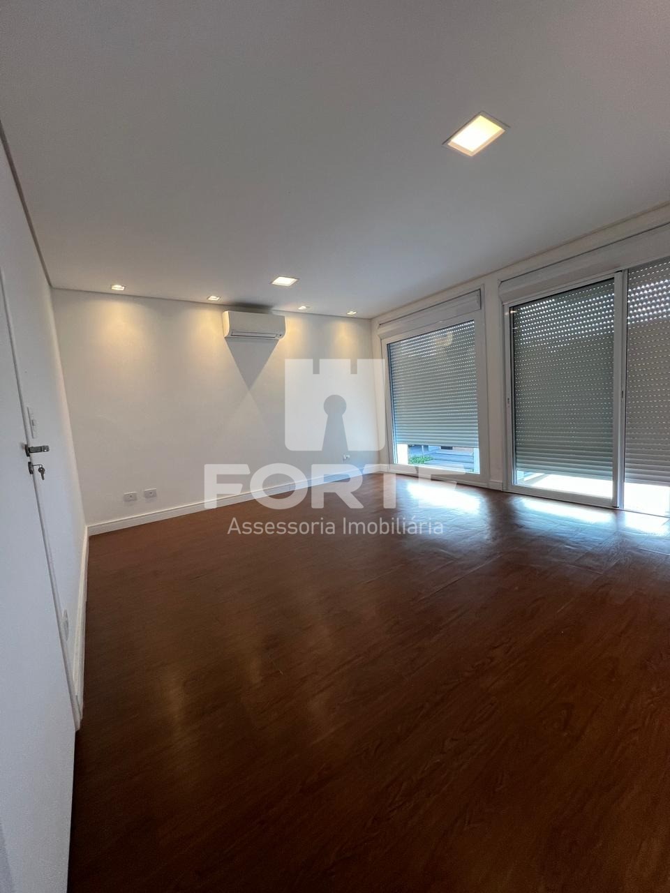 Casa à venda com 3 quartos, 354m² - Foto 18