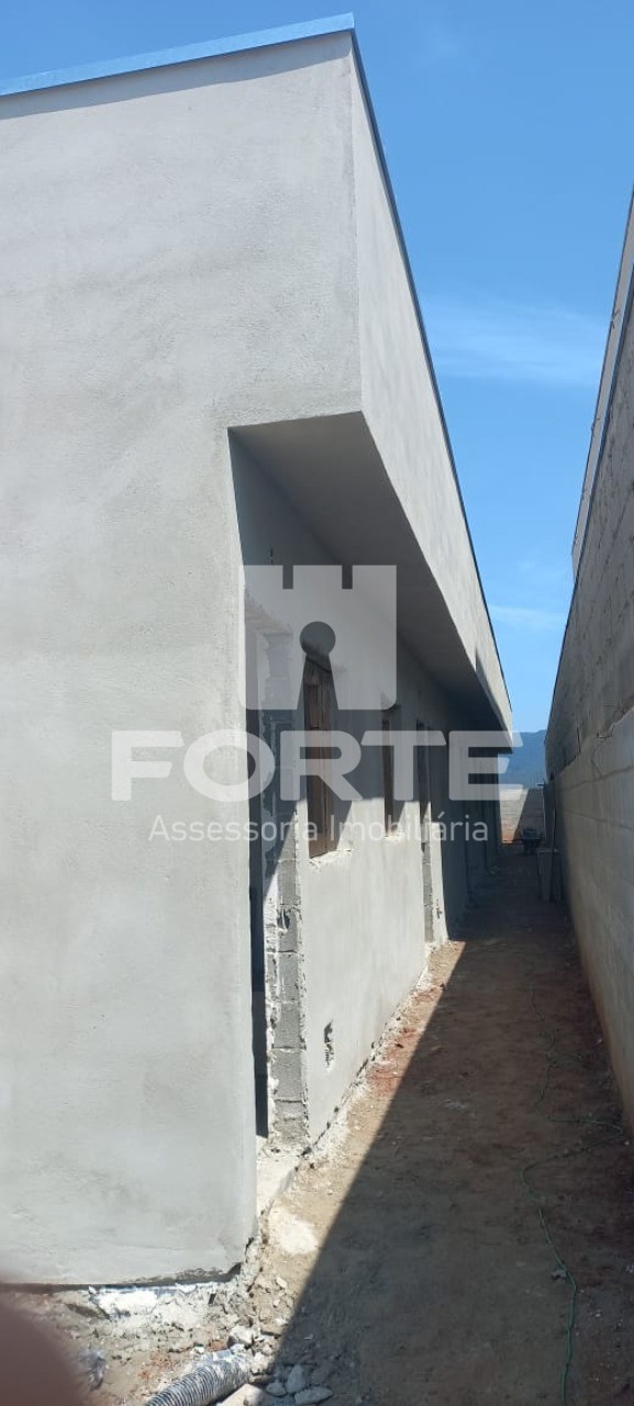 Casa à venda com 2 quartos, 43m² - Foto 4