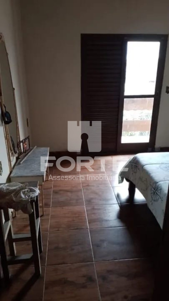 Casa à venda com 4 quartos, 230m² - Foto 18