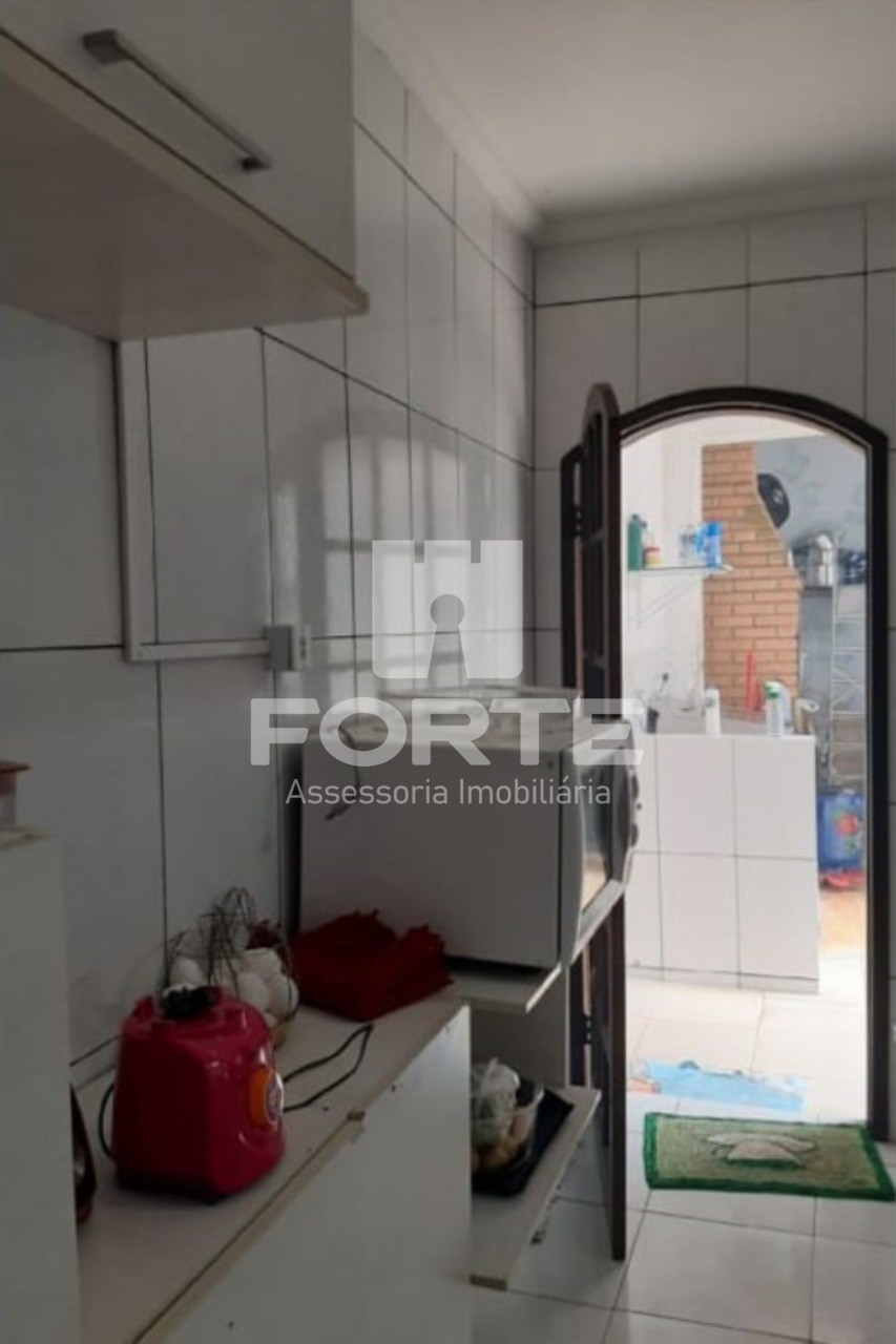 Casa à venda com 4 quartos, 200m² - Foto 16