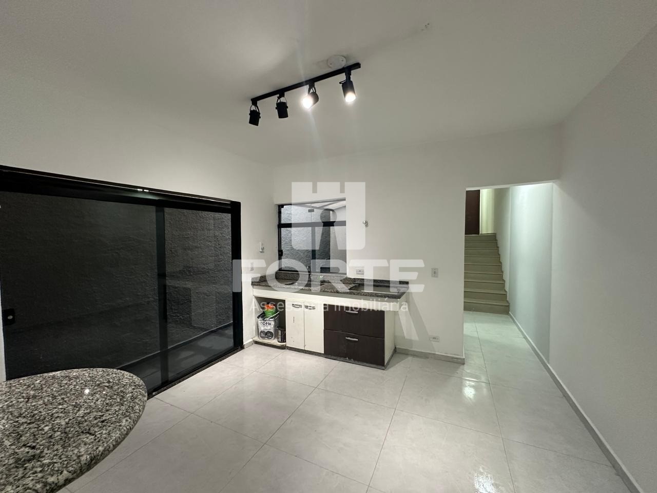 Casa à venda com 3 quartos, 175m² - Foto 2