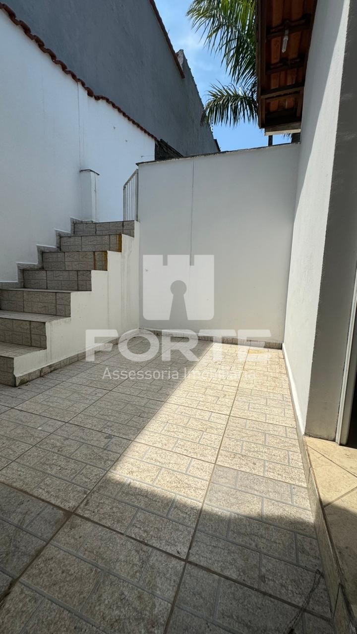 Casa à venda com 2 quartos, 750m² - Foto 18