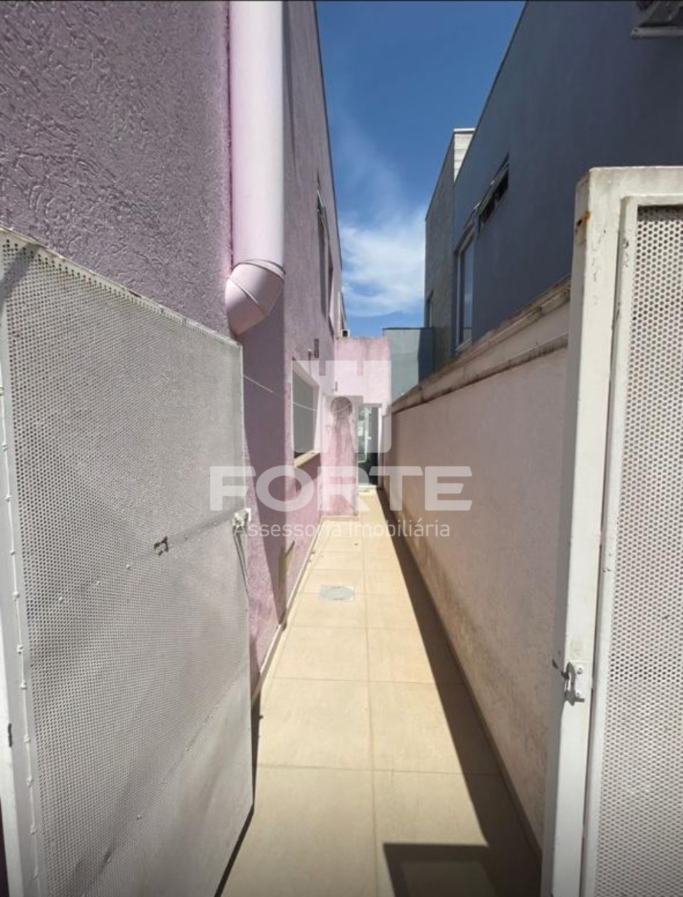 Casa à venda e aluguel com 3 quartos, 200m² - Foto 6