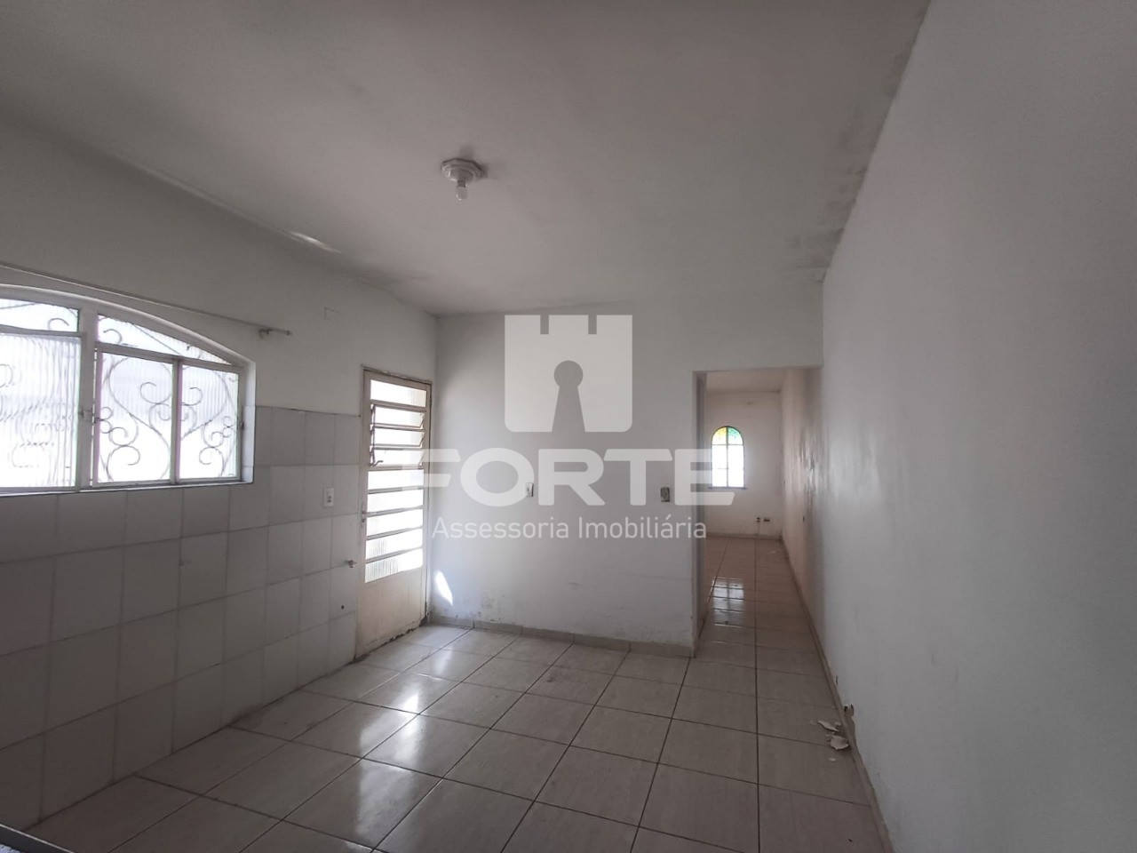 Casa para alugar com 2 quartos, 150m² - Foto 11