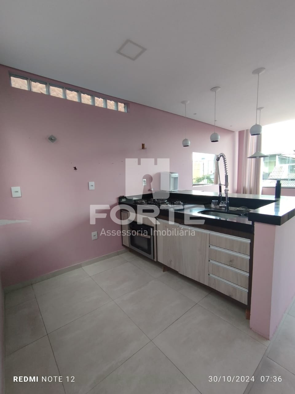 Casa à venda com 3 quartos, 145m² - Foto 1