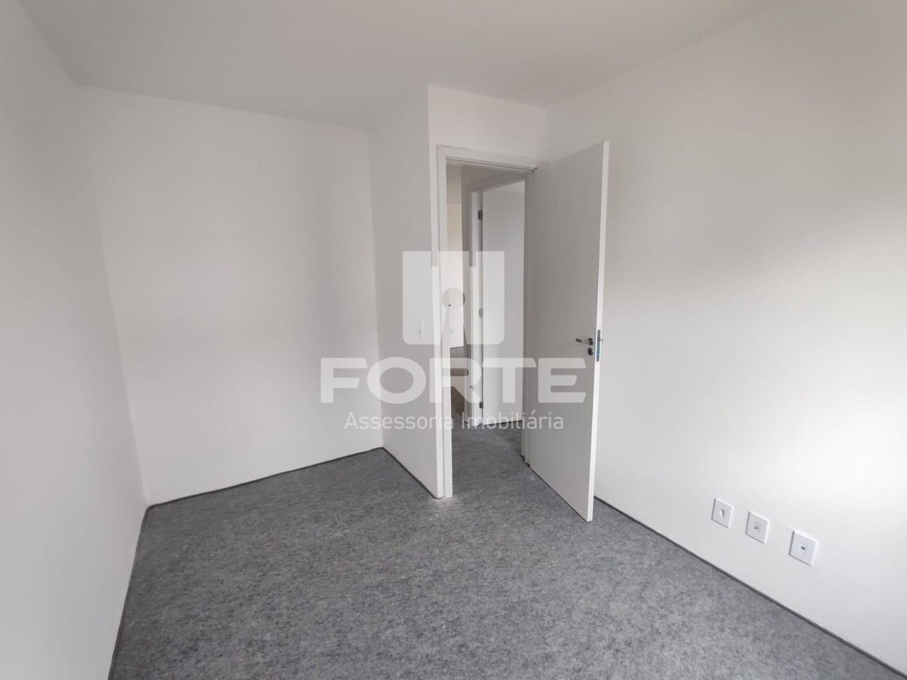 Apartamento à venda com 2 quartos, 42m² - Foto 2