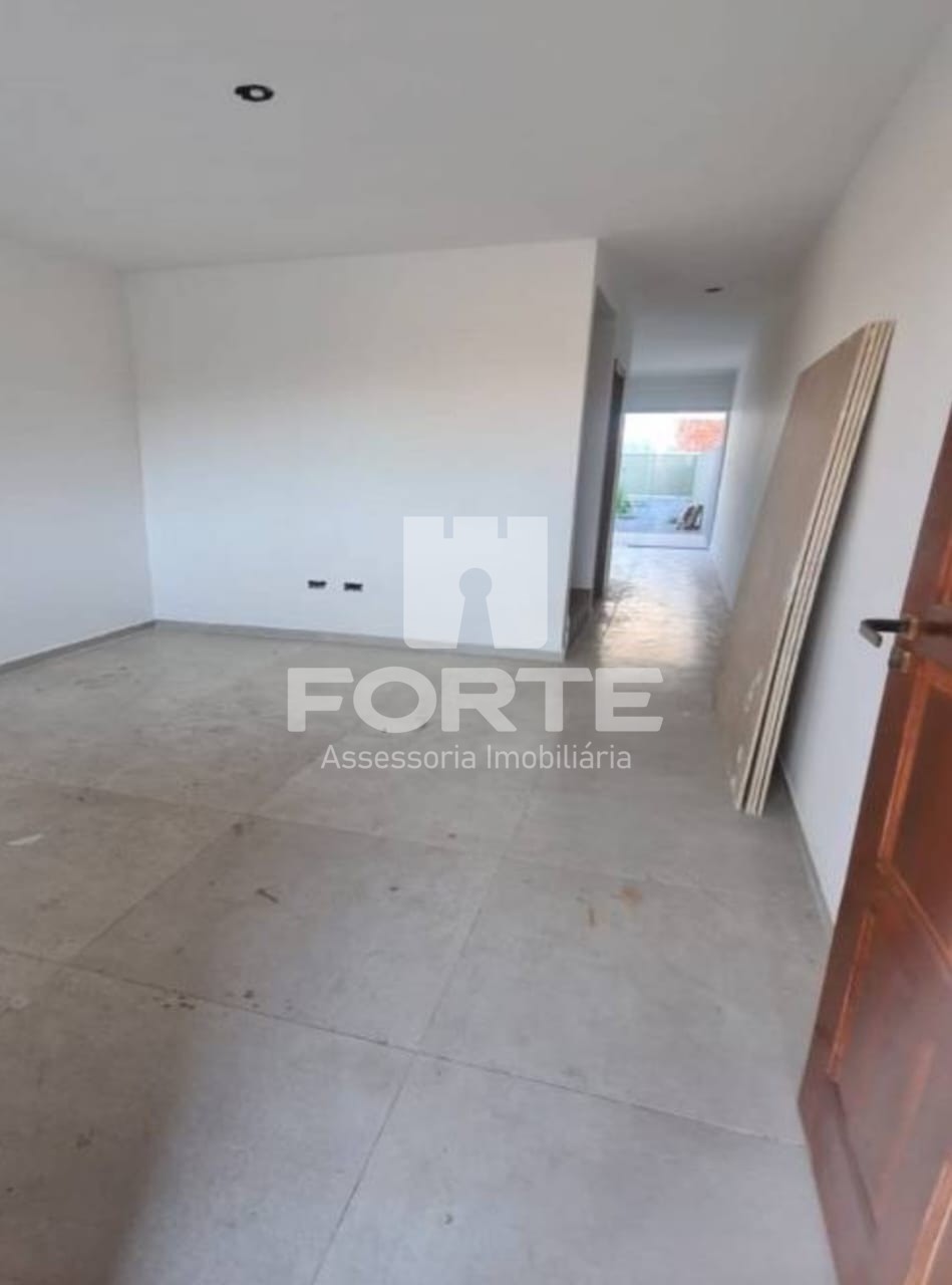 Casa à venda com 2 quartos, 80m² - Foto 3