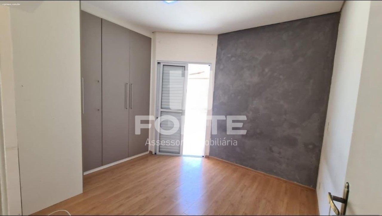 Casa à venda e aluguel com 2 quartos, 1000m² - Foto 3