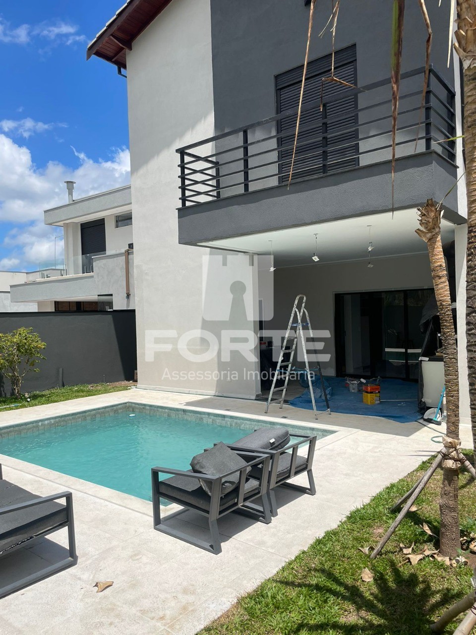 Casa à venda com 4 quartos, 388m² - Foto 1