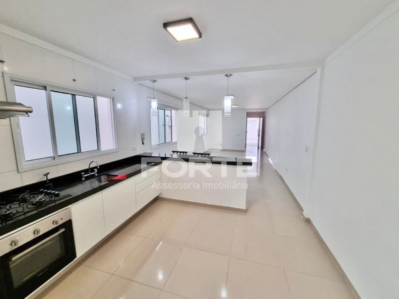 Casa à venda e aluguel com 3 quartos, 150m² - Foto 1