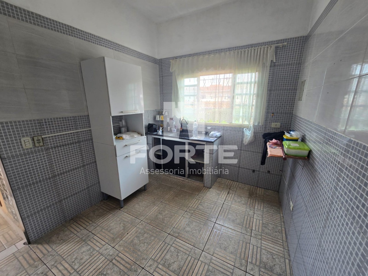 Casa para alugar com 1 quarto, 100m² - Foto 1