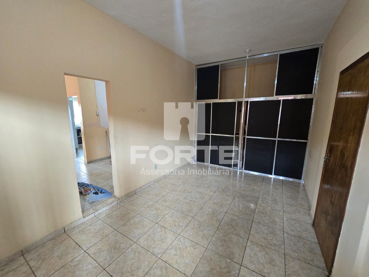 Casa para alugar com 1 quarto, 100m² - Foto 12