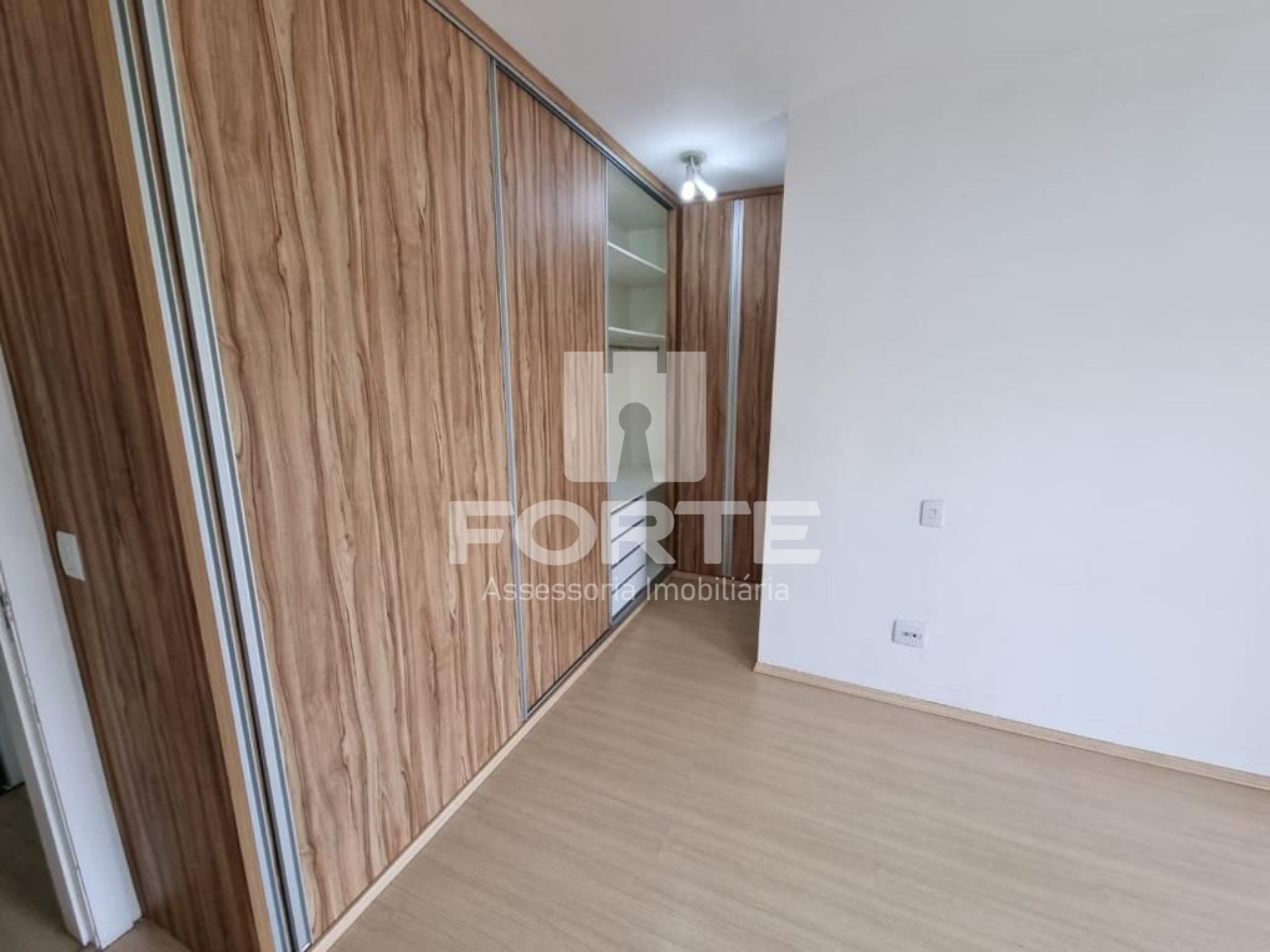 Casa à venda e aluguel com 3 quartos, 150m² - Foto 7