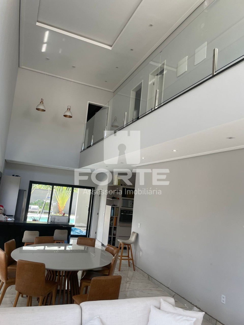 Casa à venda com 4 quartos, 388m² - Foto 2