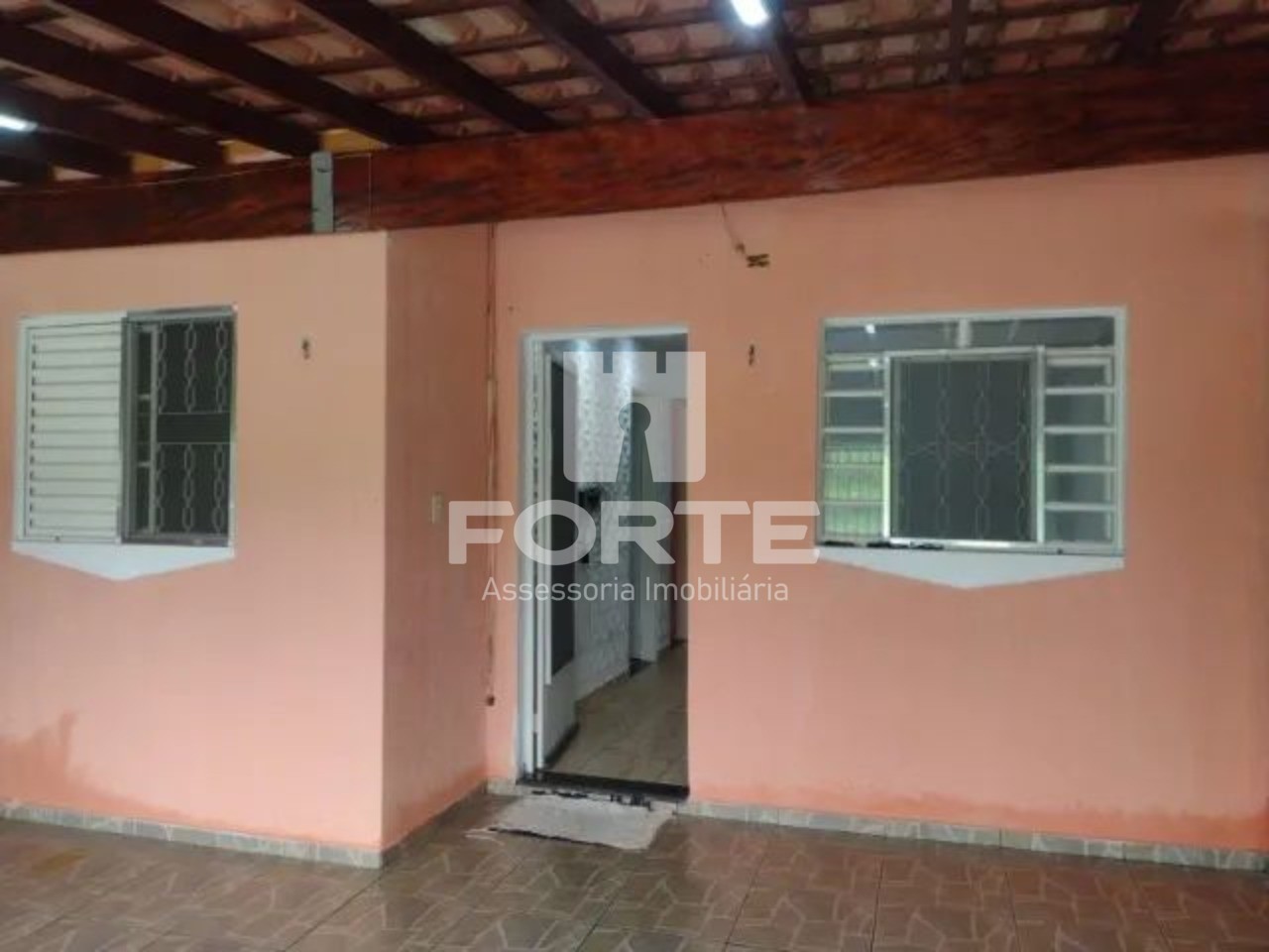 Casa à venda com 2 quartos, 45m² - Foto 1