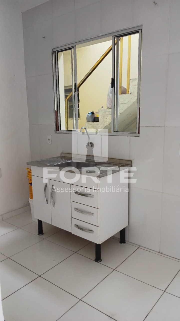 Casa para alugar com 1 quarto, 40m² - Foto 1