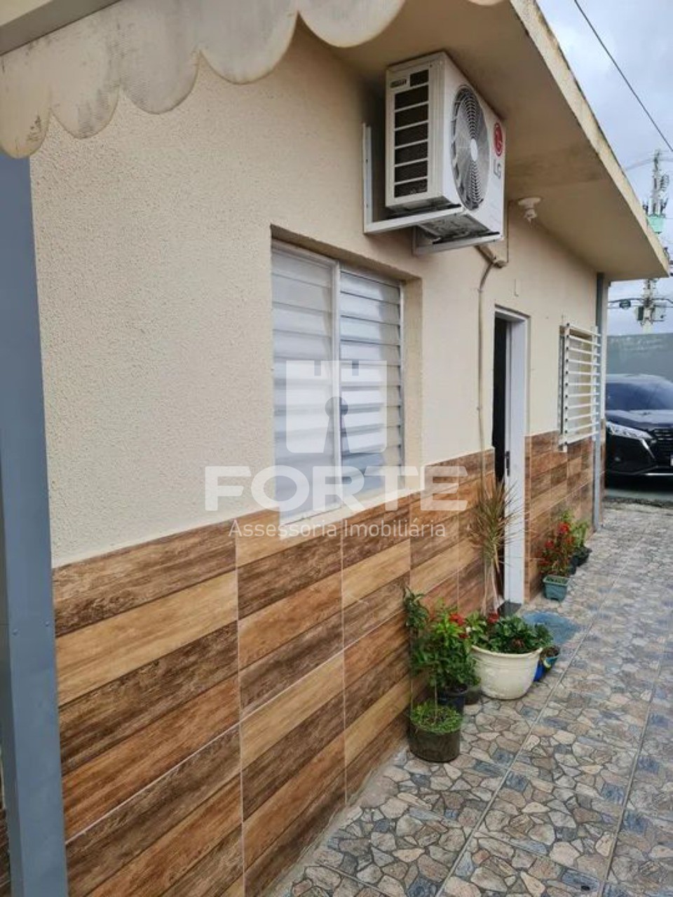 Casa à venda com 2 quartos, 49m² - Foto 1