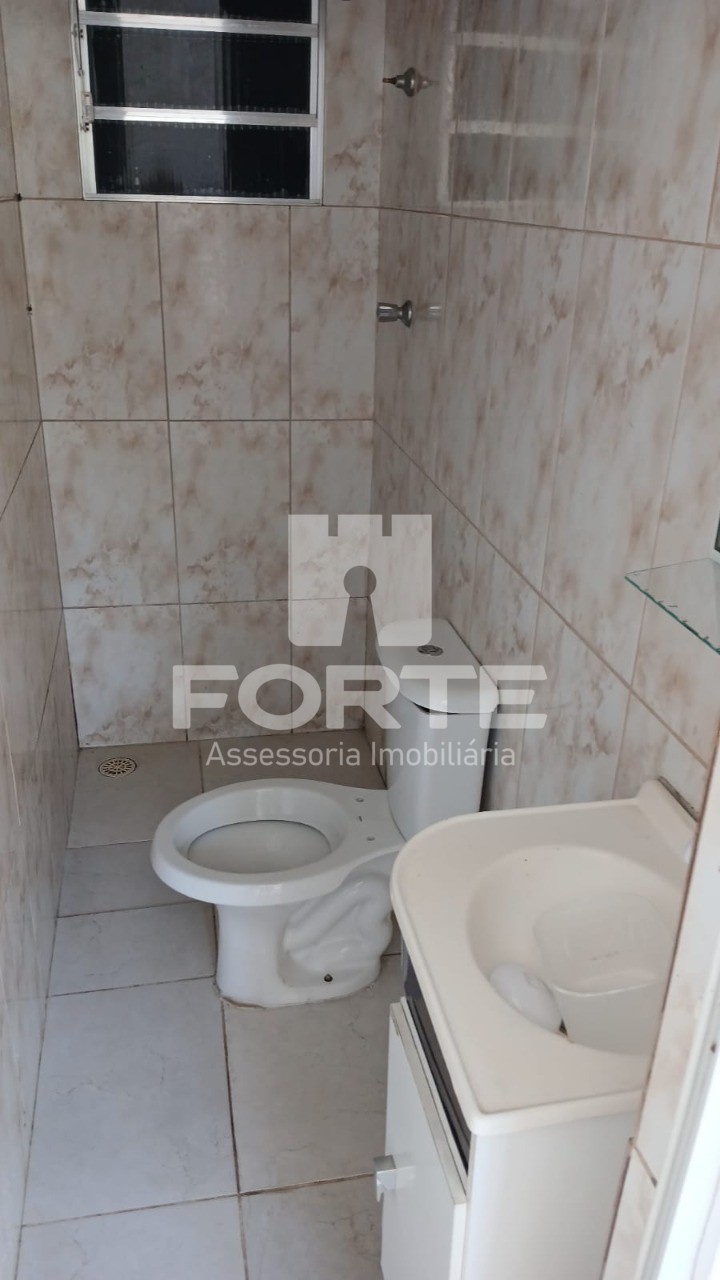 Casa para alugar com 1 quarto, 40m² - Foto 2