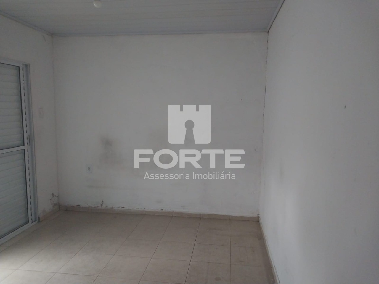 Casa para alugar com 2 quartos, 60m² - Foto 4