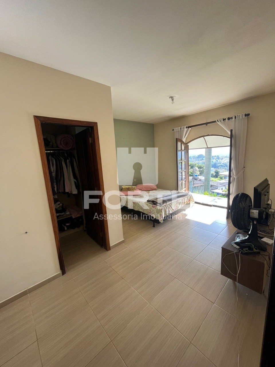 Casa à venda com 2 quartos, 300m² - Foto 5