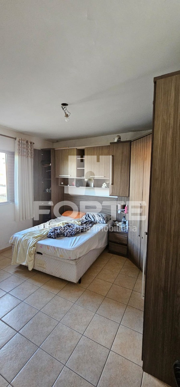 Casa à venda com 6 quartos, 270m² - Foto 4