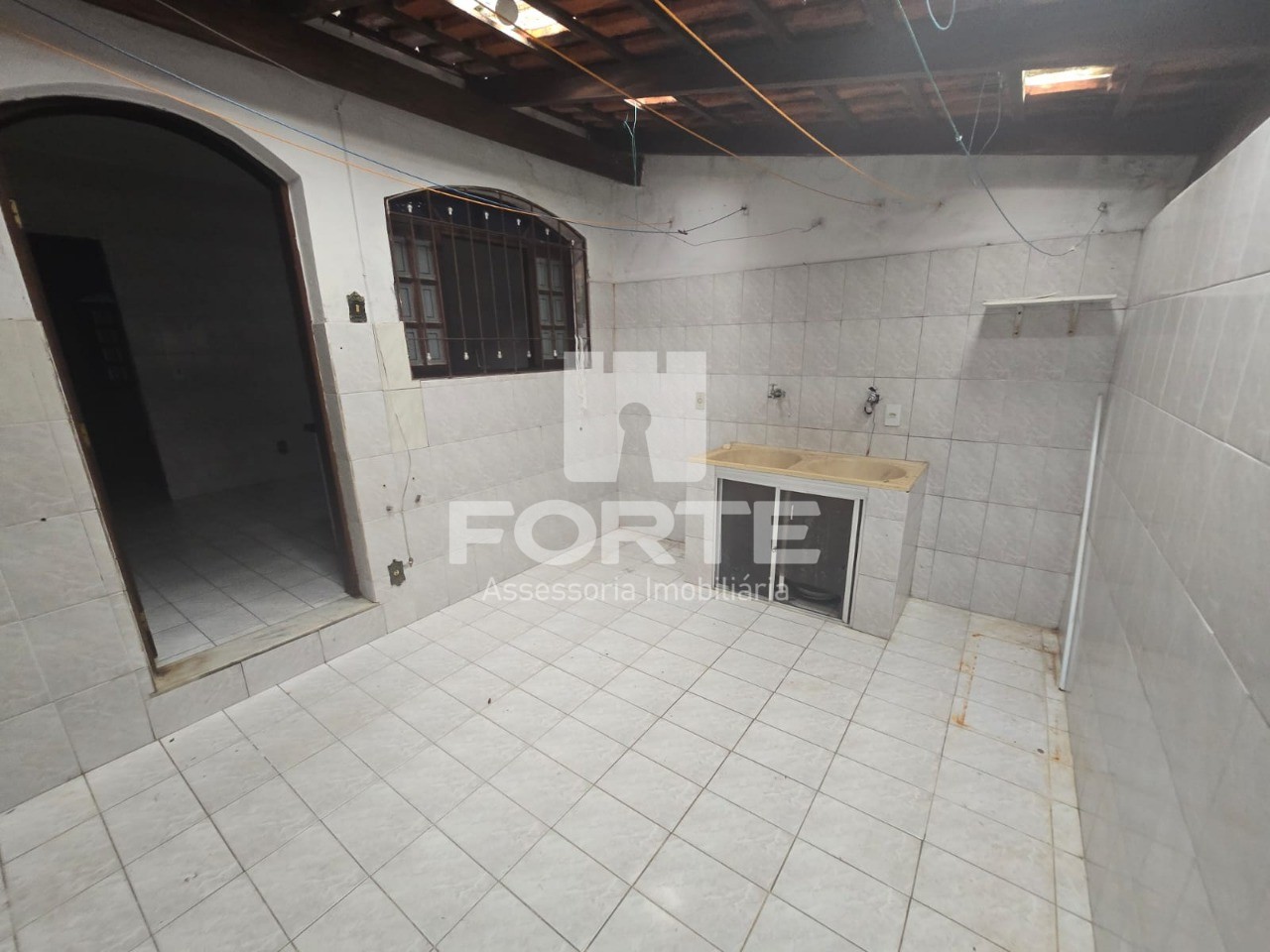 Casa, 2 quartos, 258 m² - Foto 1