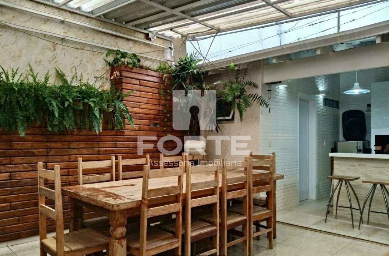 Casa, 3 quartos, 231 m² - Foto 1