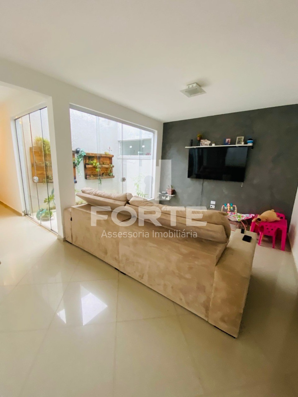 Casa, 3 quartos, 210 m² - Foto 1