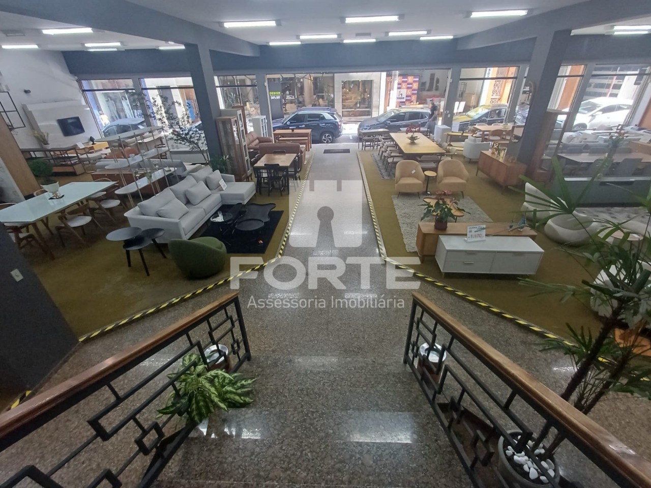 Loja-Salão, 4200 m² - Foto 1